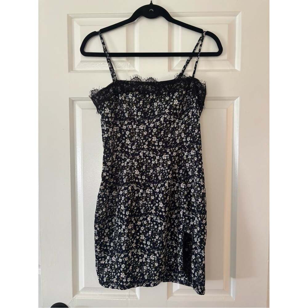 PrettyLittleThing Navy Floral Lace-Trim Mini Dress - Size 4